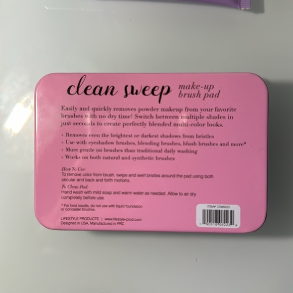 New 10 pc make up bundle with cosmetic case - Picture 11 of 13